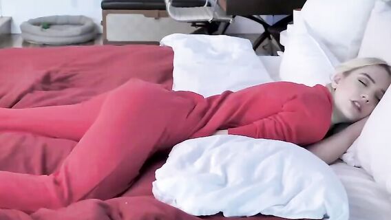 Рождественский секс дочки с приемными родителями